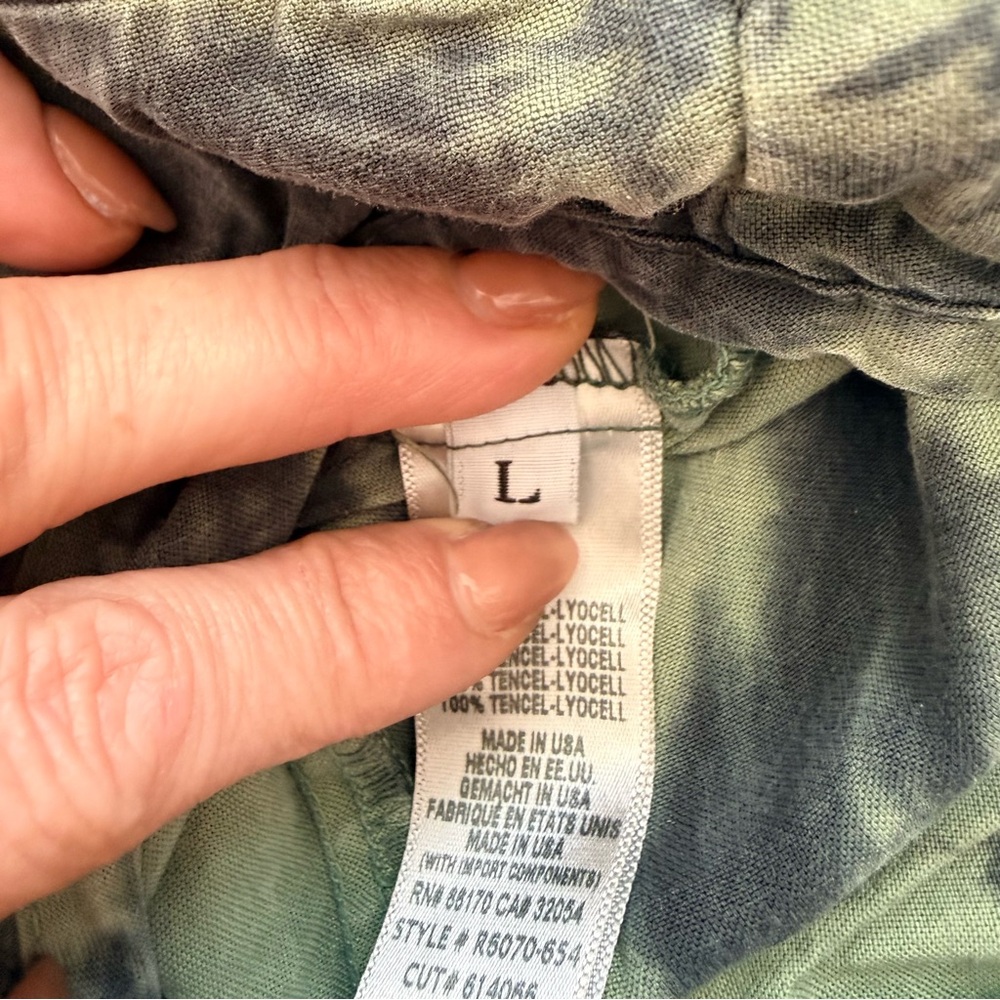 cloth & stone Green Tie-Dye V‑Neck Wide‑Leg Jumpsuit - Picture 7 of 13